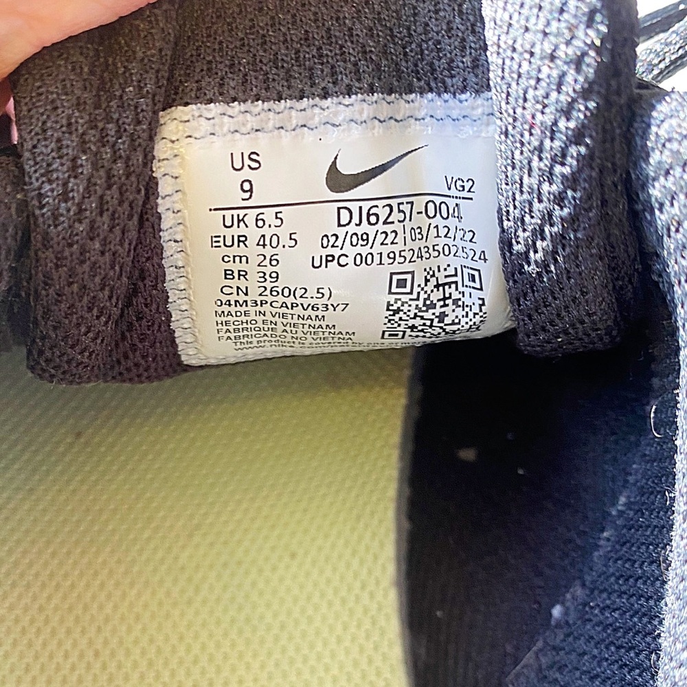 ♥️💖 Nike Women’s D16257-004 Black & White Lightweight Sneakers Size 9 - Picture 8 of 8